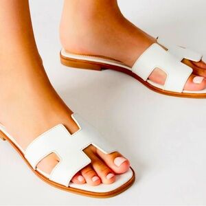 Steve Madden  flat sandals